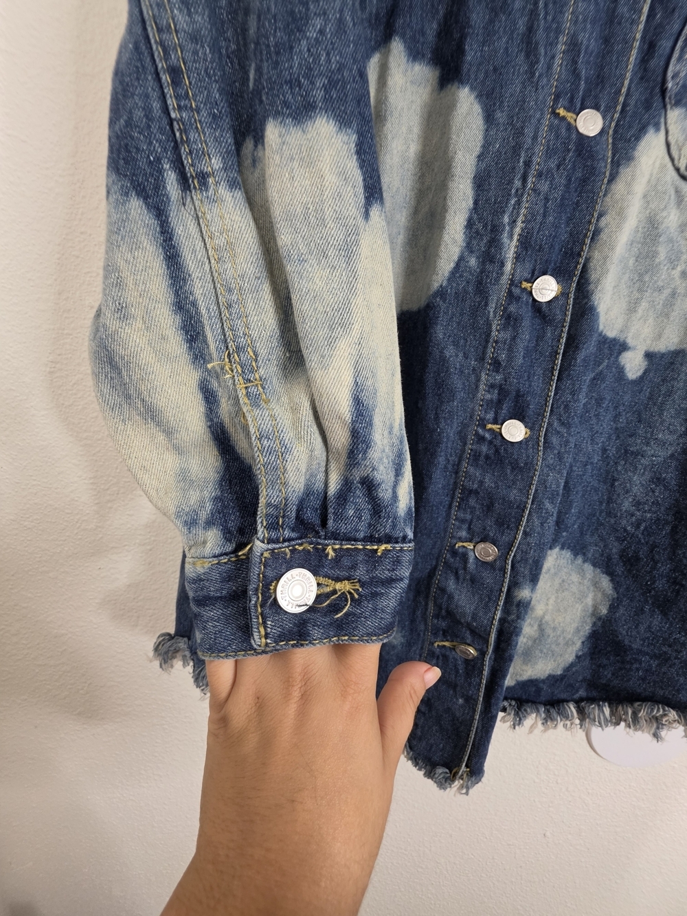 Thrill Jeans Womens Bleach Splatter Acid Wash Hooded Denim Jacket Size Large - Picture 13 of 16
